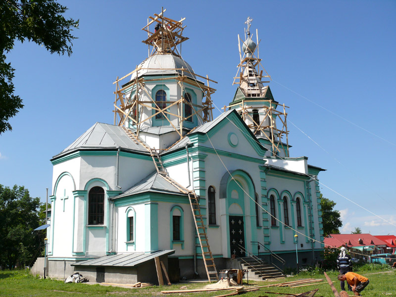 На Свято-Миколаївському храмі встановили новий хрест
