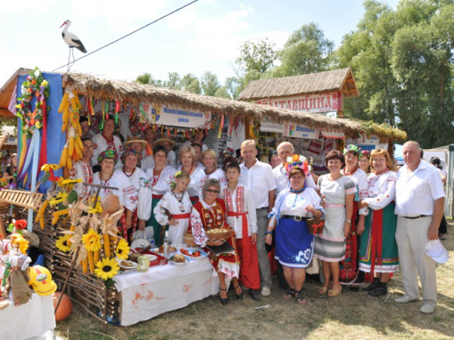 Новосанжарці презентували свій район на Сорочинському ярмарку