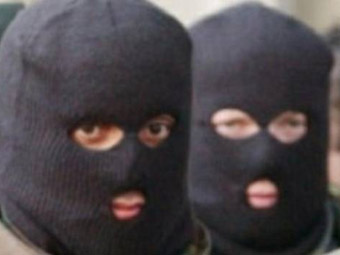 Троє негідників у масках вибили з пенсіонерів на Котелевщині їх заощадження