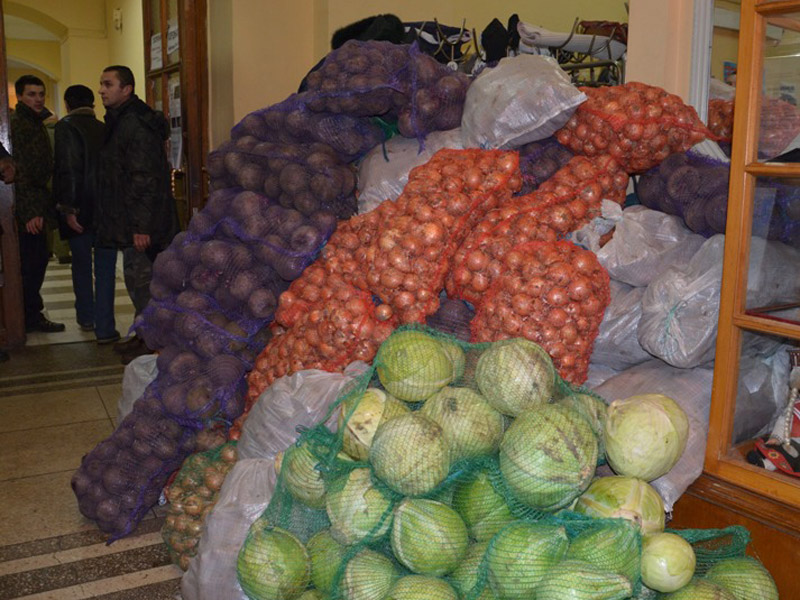Кременчуцькі фермери передали на Майдан понад 2 тони овочів