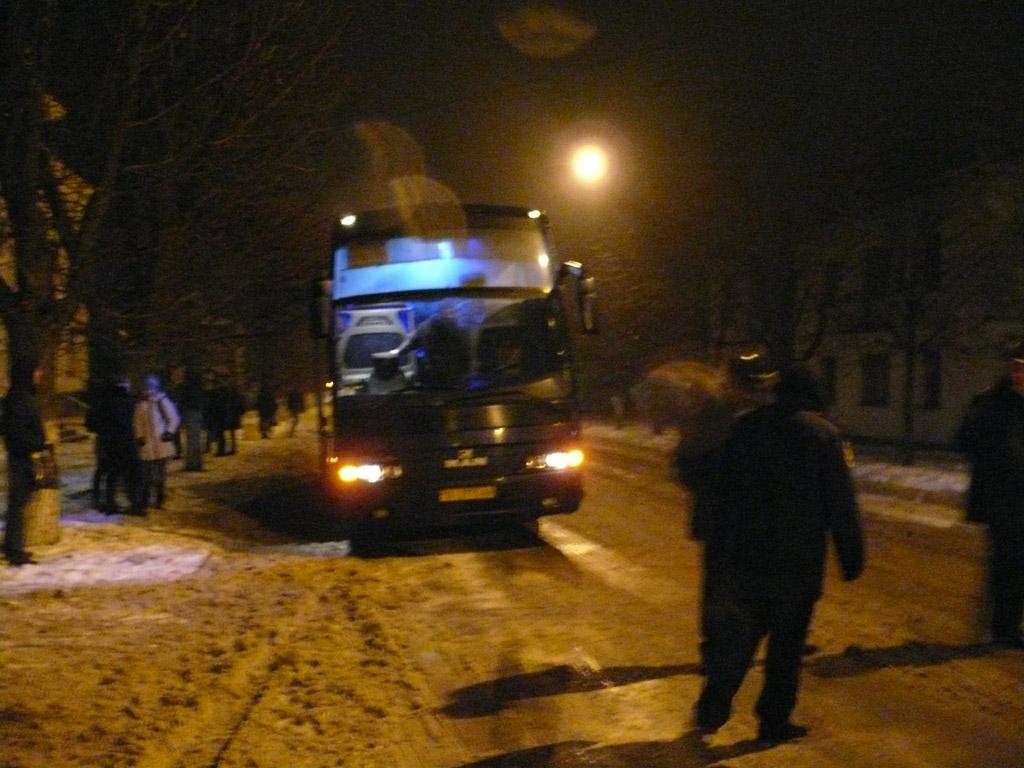 У Кобеляках «свободівці» пікетували автобуси із «екскурсантами» (Оновлено)