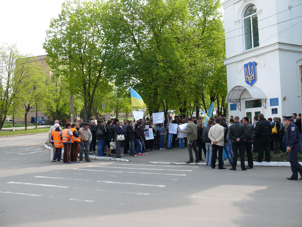 У Кобеляках мітингували «За» та «Проти» «Бєлгранкорму»