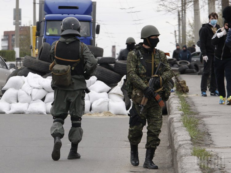 На Донеччині бойовики атакували склади зі зброєю: є поранені