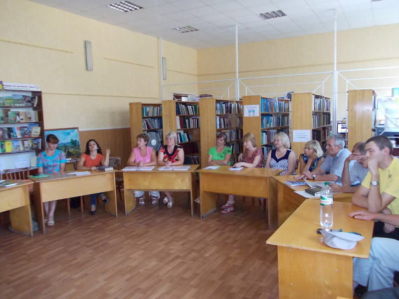 Зустріч літераторів у Новосанжарській бібліотеці
