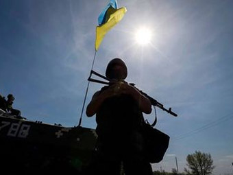Бойовики обстрілюють аеропорт в Донецьку, а «козаки» атакують блокпости силовиків на Луганщині