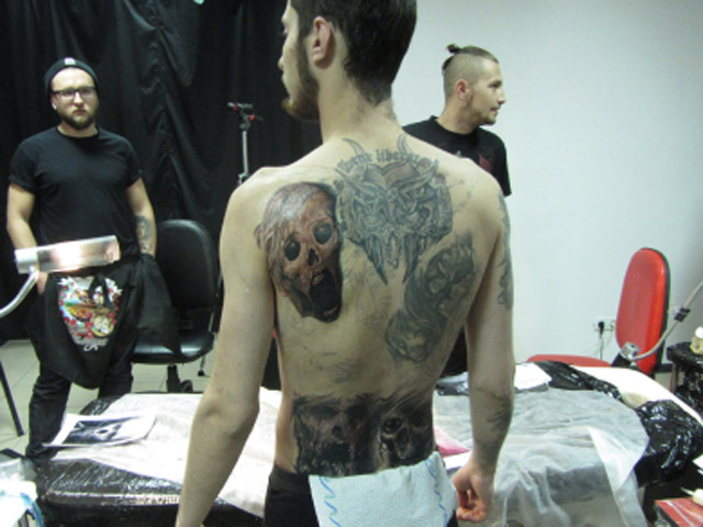 Полтавець з шістьма татуюваннями за раз потрапив до Національного реєстру рекордів України