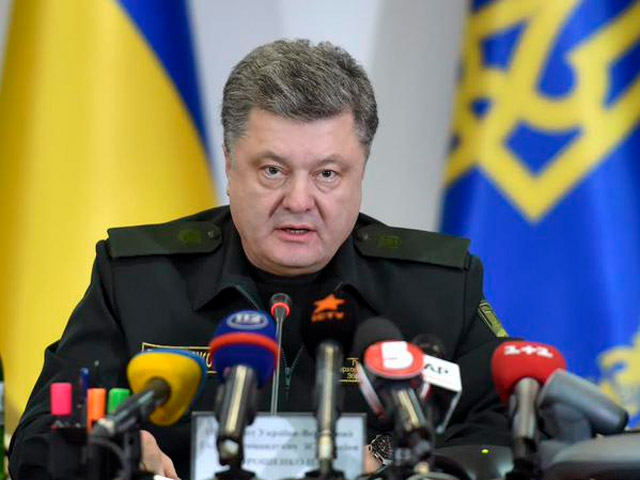 Порошенко затвердив звернення до ООН та ЄС щодо введення миротворців в Україну