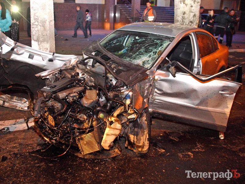 Кременчуцького водія, який феєрично розбив машину на Першотравневій, оштрафують