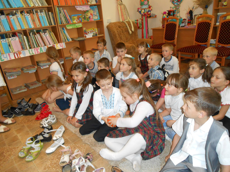 Веселися, грай  та  книжки читай –  запрошує Лубенська  дитяча бібліотека  школярів