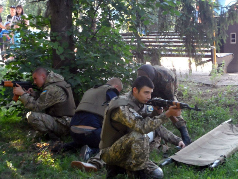 У Хоролі бійці «Азову» провели військовий вишкіл