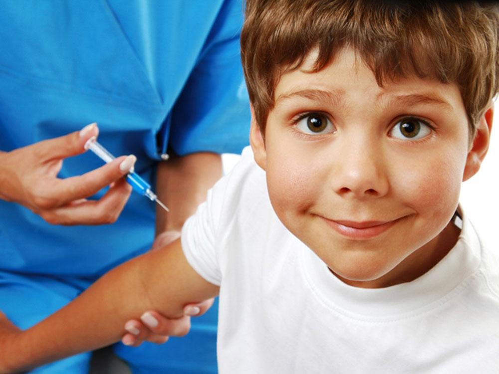 Коли дітей вчасно вакцинуватимуть?
