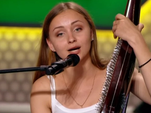 18-річна полтавчанка Інна Іщенко завдяки грі на бандурі пройшла в шоу «Х-фактор 6»