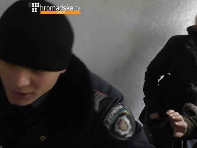 Полтавський поліцейський намагався вибити камеру з рук журналіста