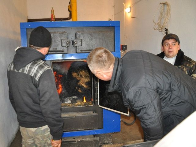 В Богданівці встановили твердопаливний котел, що працює на дровах, соломі і листі