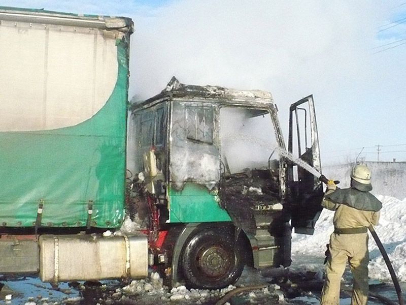 Рятувальники ліквідували пожежу в вантажному автомобілі