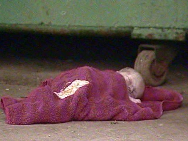 У Миргороді на розібраному мосту перехожі знайшли немовля