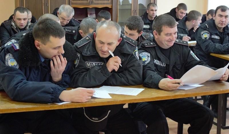 Семеро керівників поліції Полтавщини через суд поновились на посадах