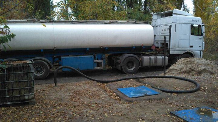 На Полтавщині СБУ затримала зловмисників, які крали нафту на мільйони гривень