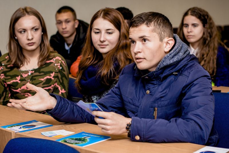 В Лубнах студентській молоді розповіли про інновації та реформи молодіжної політики