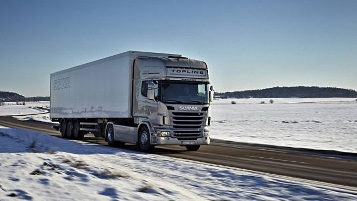 На период снегопада через Кременчуг запрещено движение транзитных фур