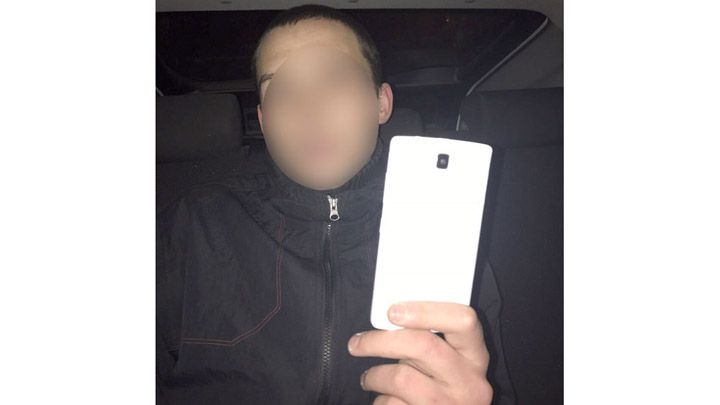 У Полтаві хлопець, погрожуючи ножем, відібрав смартфон у 13-річної дівчинки