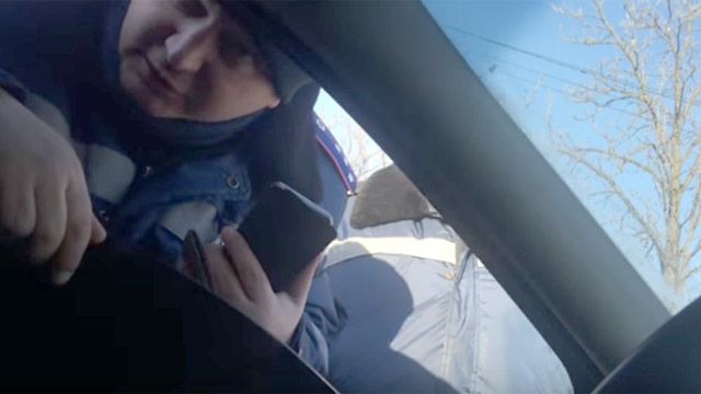 «*уйло! - Сам *уйло!» — в інтернеті виклали відео спілкування з козельщинськими поліцейськими (18+)