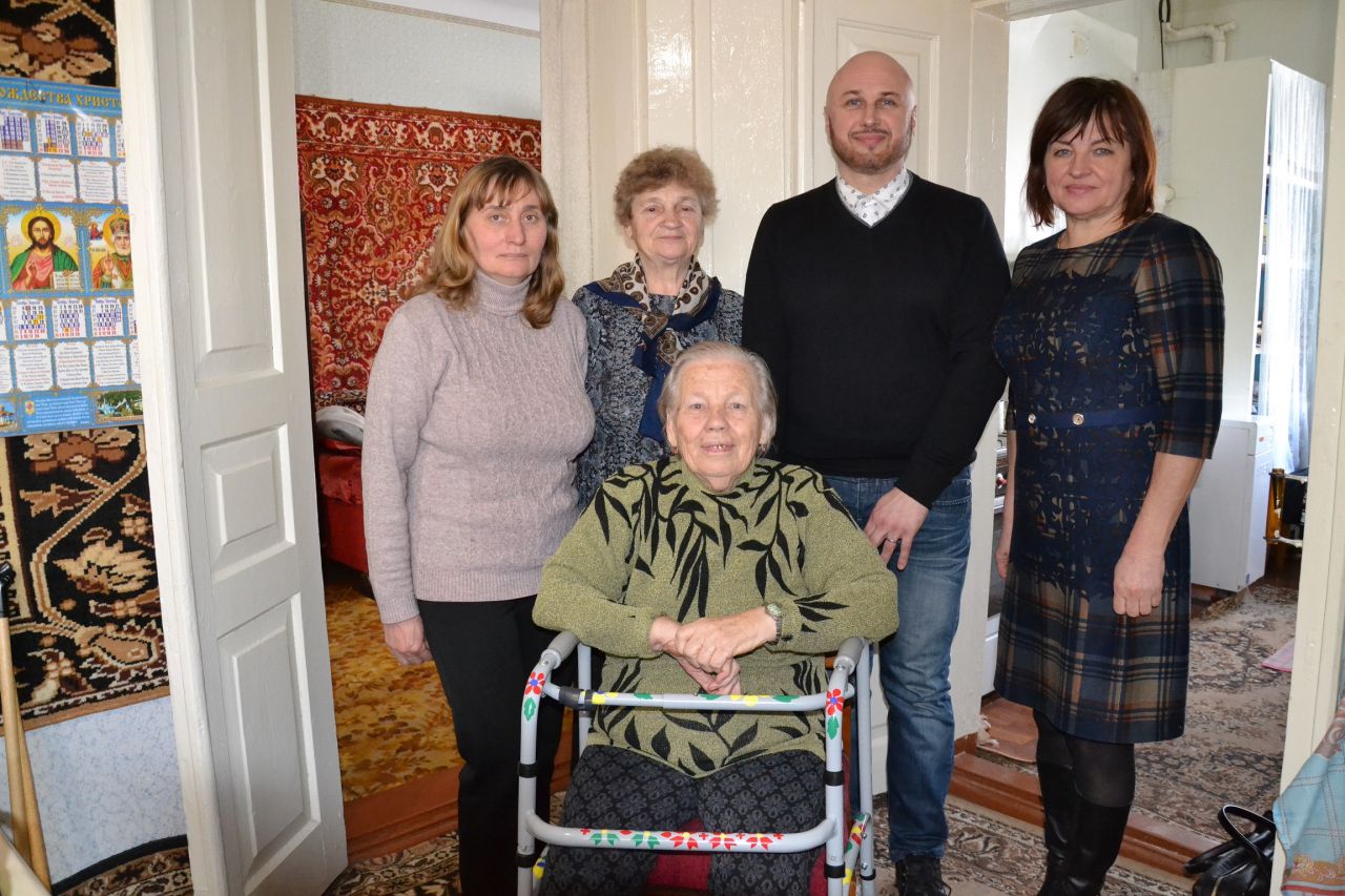 На Лубенщині активні громадяни допомогають особам похилого віку