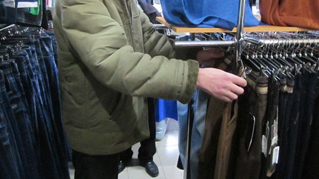 У Миргороді оперативники затримали 40-річного крадія джинсів