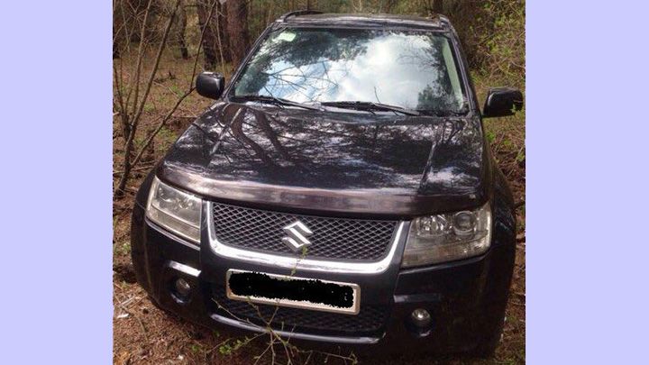 Кобеляцькі поліцейські у лісі знайшли автомобіль, який перебуває у розшуці