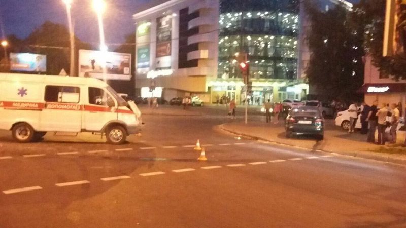 У Полтаві зіткнулися автомобіль "Daewoo" та карета швидкої допомоги