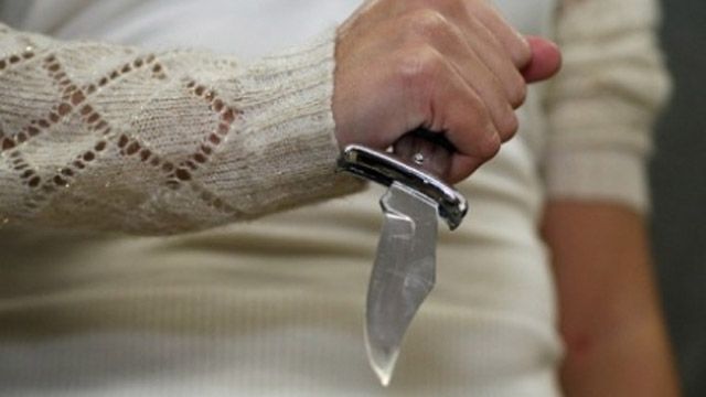 У Кременчуцькому районі жінка порізала чоловіка ножем