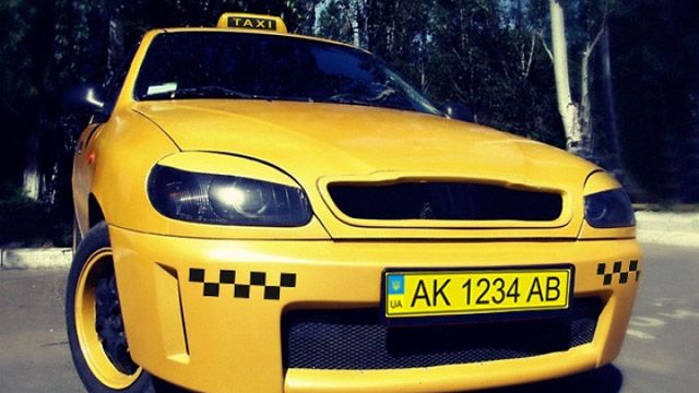 Таксі і маршрутки перейдуть на жовті номери