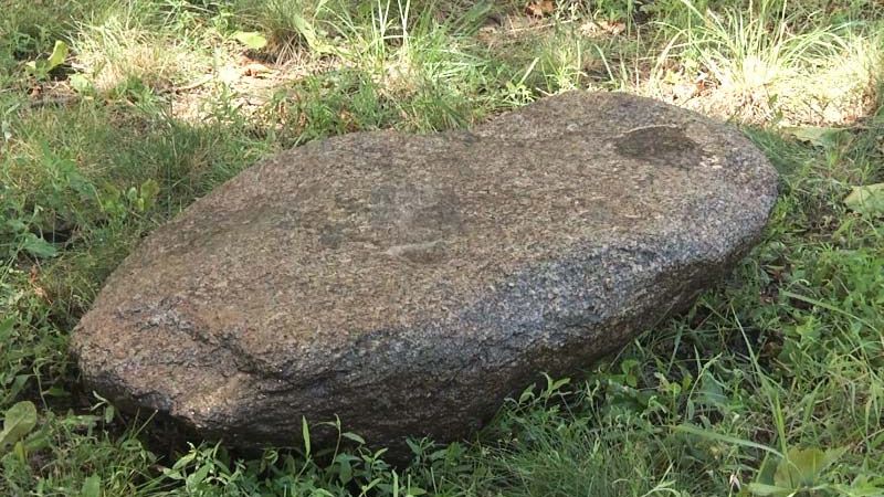 На Кобеляччині знайшли камінь, якому 4000 років