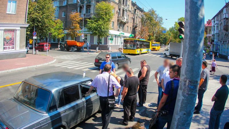 У центрі Кременчука СБУ затримала за взяття хабаря трьох поліцейських