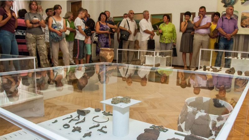 У Полтаві відкрилася виставка «Більське городище в дослідженнях українських археологів»