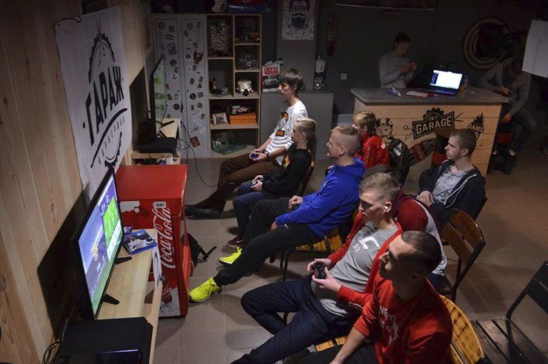 Кібер-спортсмени з Горішніх Плавнів вдруге влаштували футбольний турнір