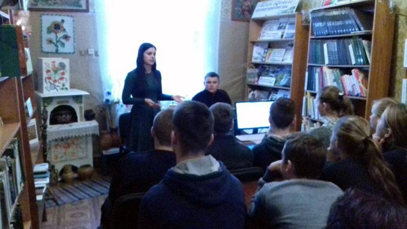 Правоохоронці спілкувалися із учнями Кобеляцького навчально-виховного комплексу
