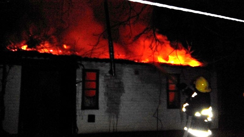 У Новосанжарському районі рятувальники ліквідували пожежу в будинку