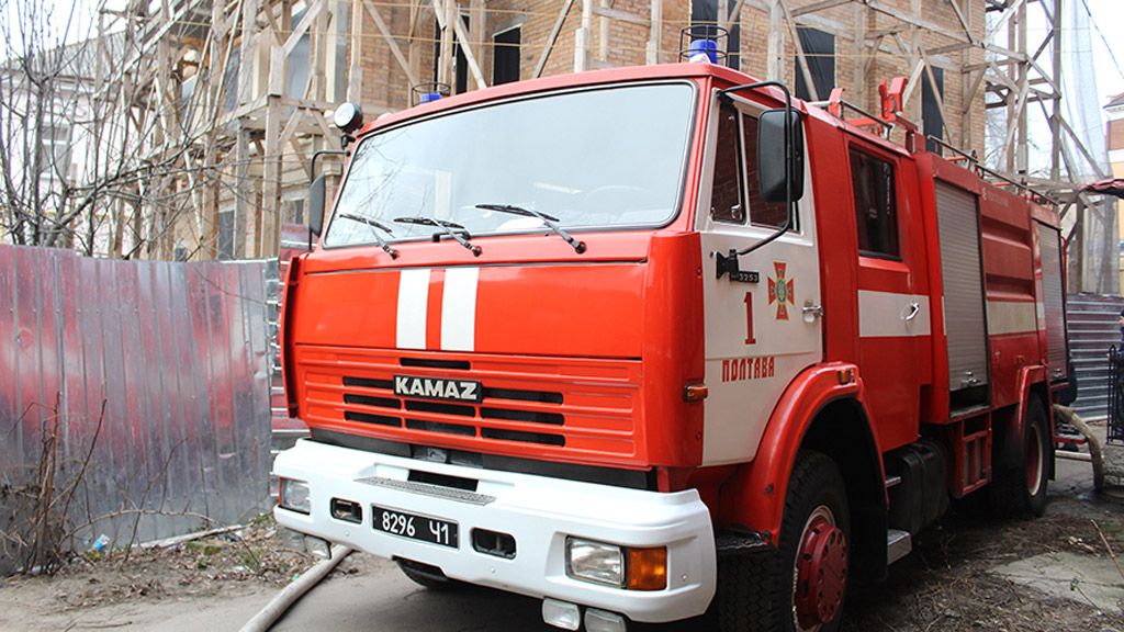 У Полтаві вогнеборці ліквідували пожежу в жилому будинку