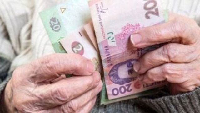 «Cоціальний працівник» відібрав у 81-річної пенсіонерки 58 тисяч гривень