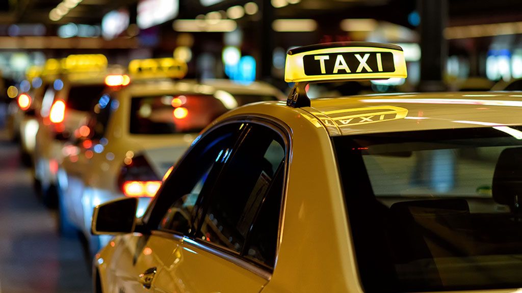 Опрятный водитель и ухоженный автомобиль — это Uber в Киеве