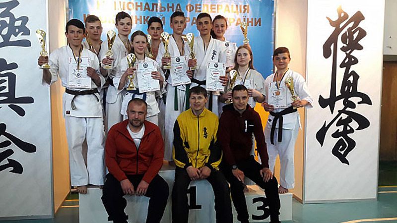 Каратисти з Лохвиці та Чорнух завоювали десять медалей на Чемпіонаті України