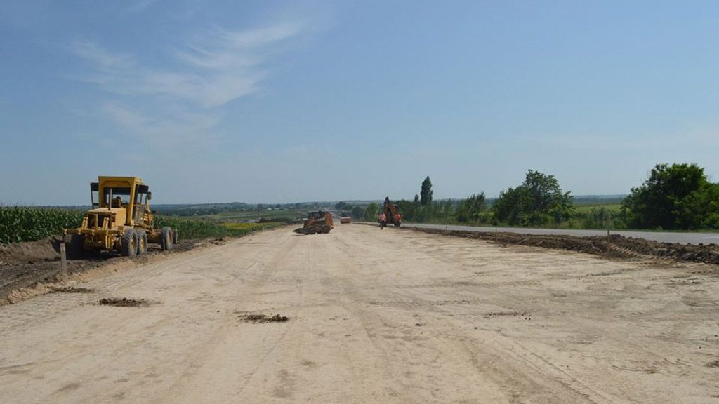 На Полтавщині розпочнуть укладати бетонну дорогу