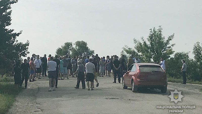 У Новосанжарському районі мітингувальники перекрили дорогу