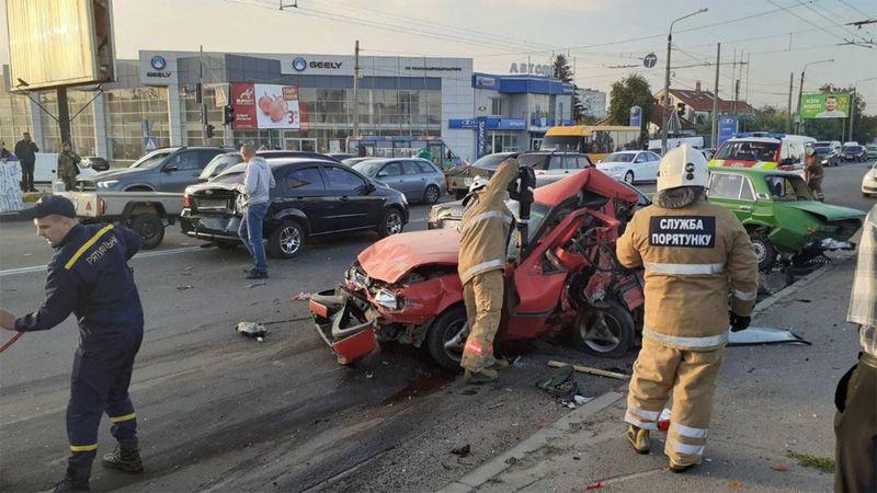 У Полтаві сталася аварія за участю 5 автомобілів