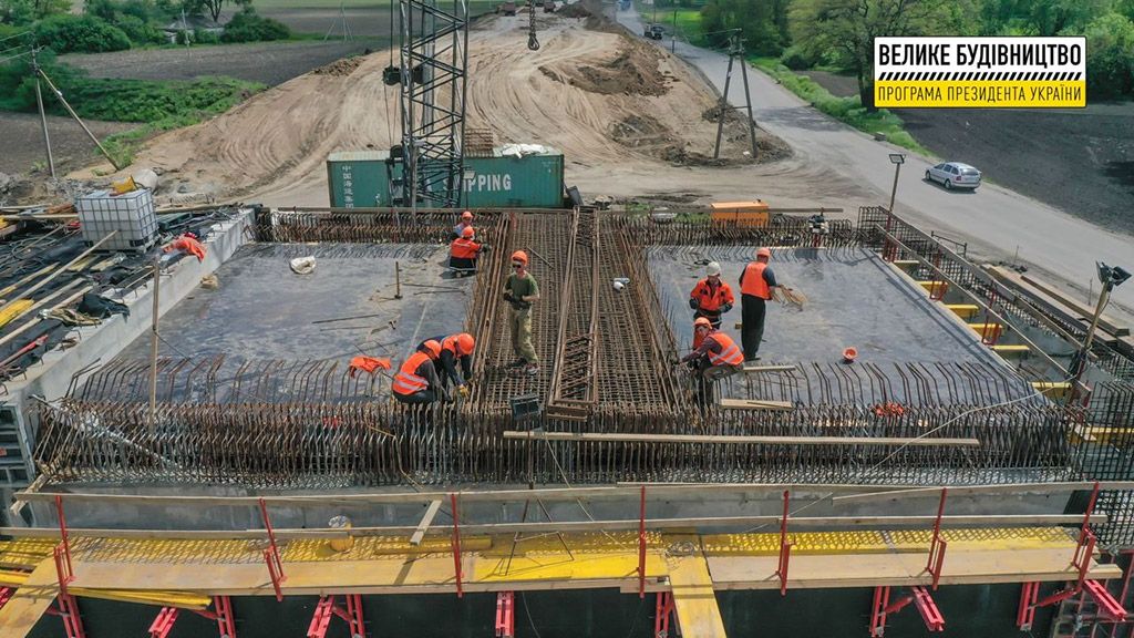 На дорозі Н-31 Дніпро-Решетилівка триває будівництво транспортного тунелю
