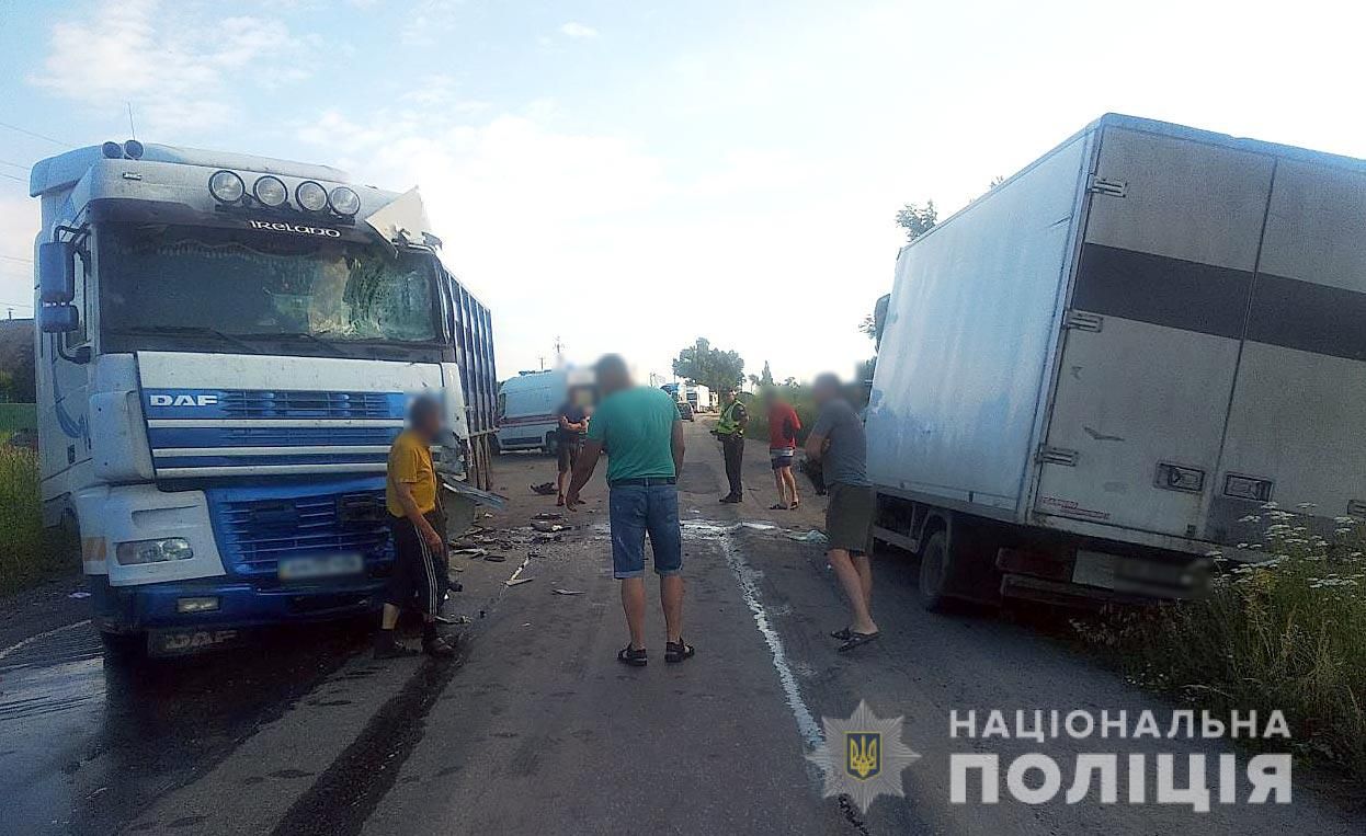 Поліція Полтавщини встановлює обставини та причини ДТП, в якій загинув водій вантажівки