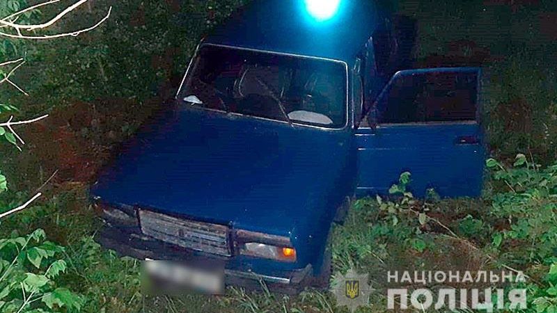 Решетилівські поліцейську затримали юнака, який викрав автомобіль