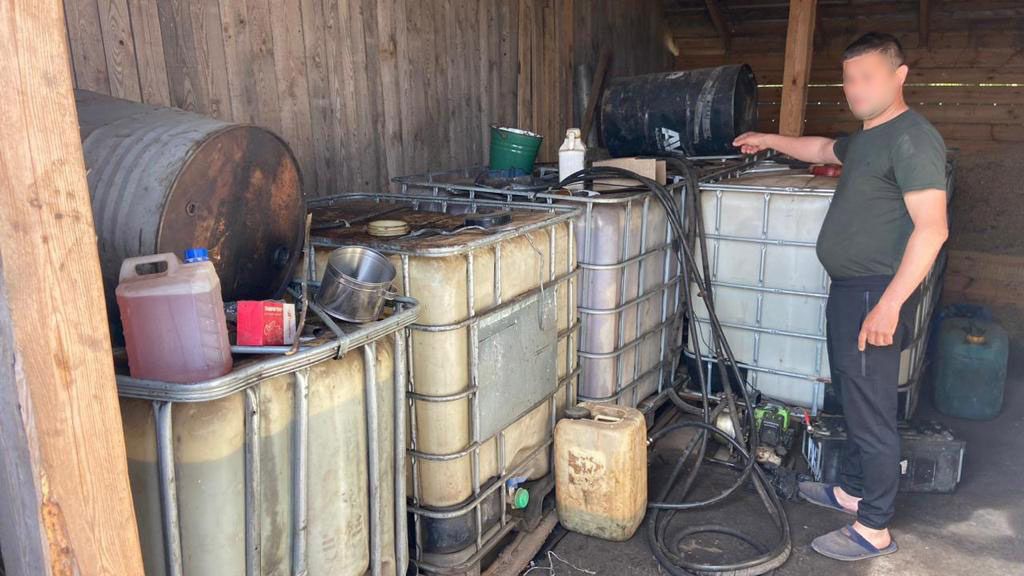 Поліція викрила злочинну групу, яка викрадала газовий конденсат у Полтавській за Сумській областях