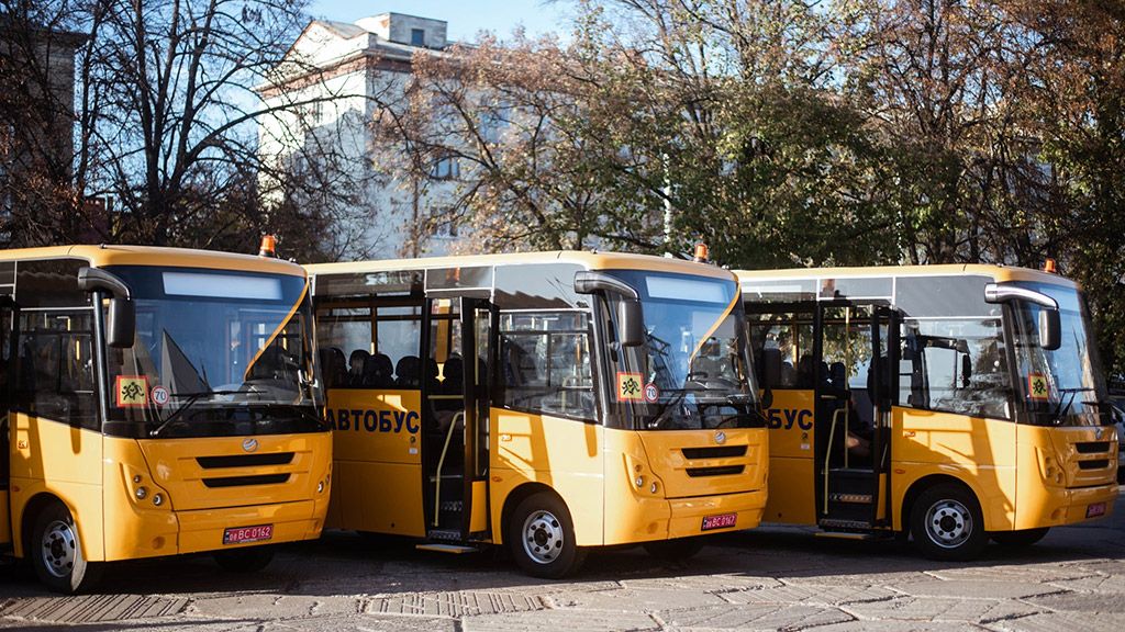 Громади Полтавщини отримали ще 13 шкільних автобусів